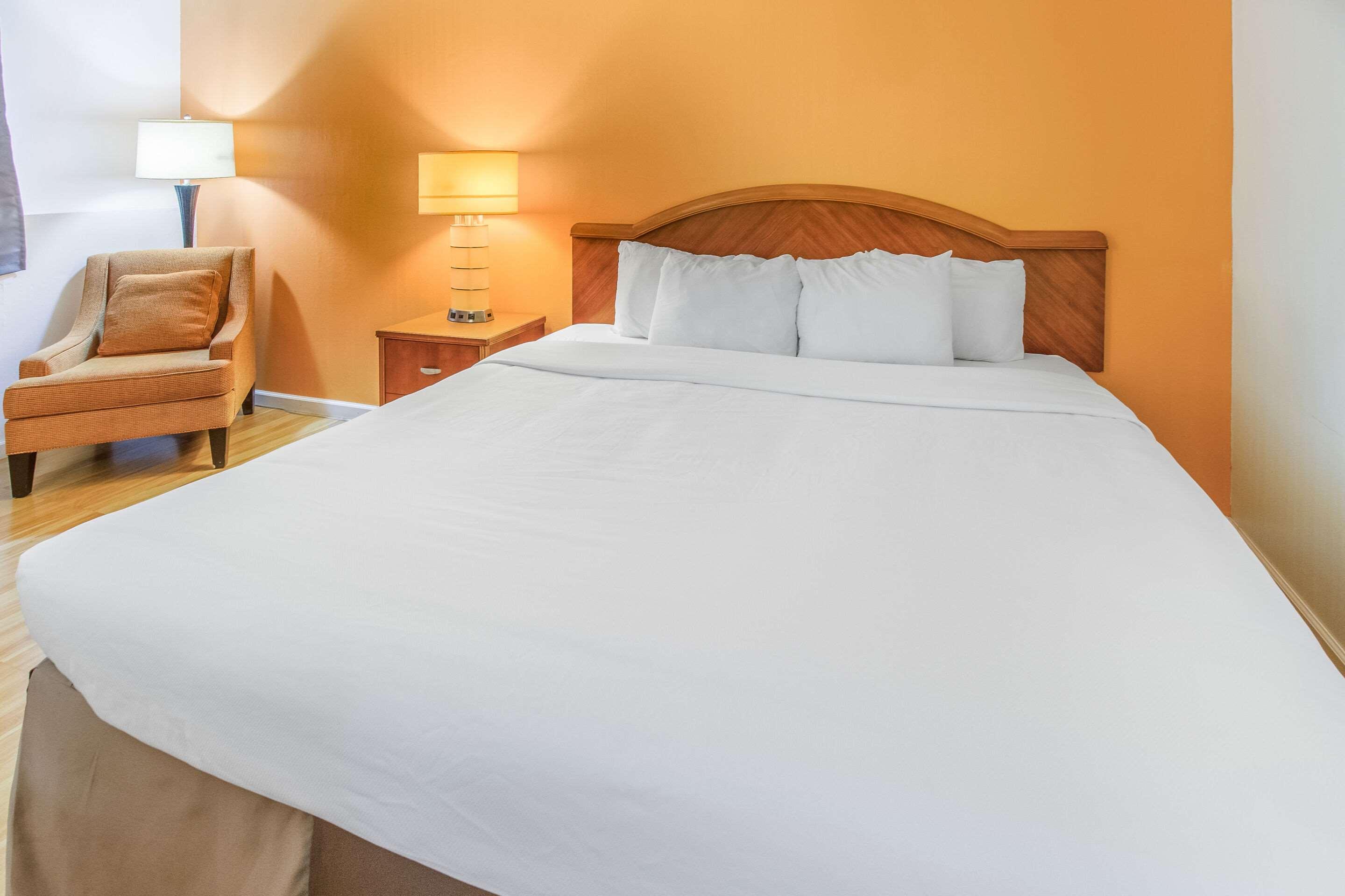 Econo Lodge Alliance Extérieur photo