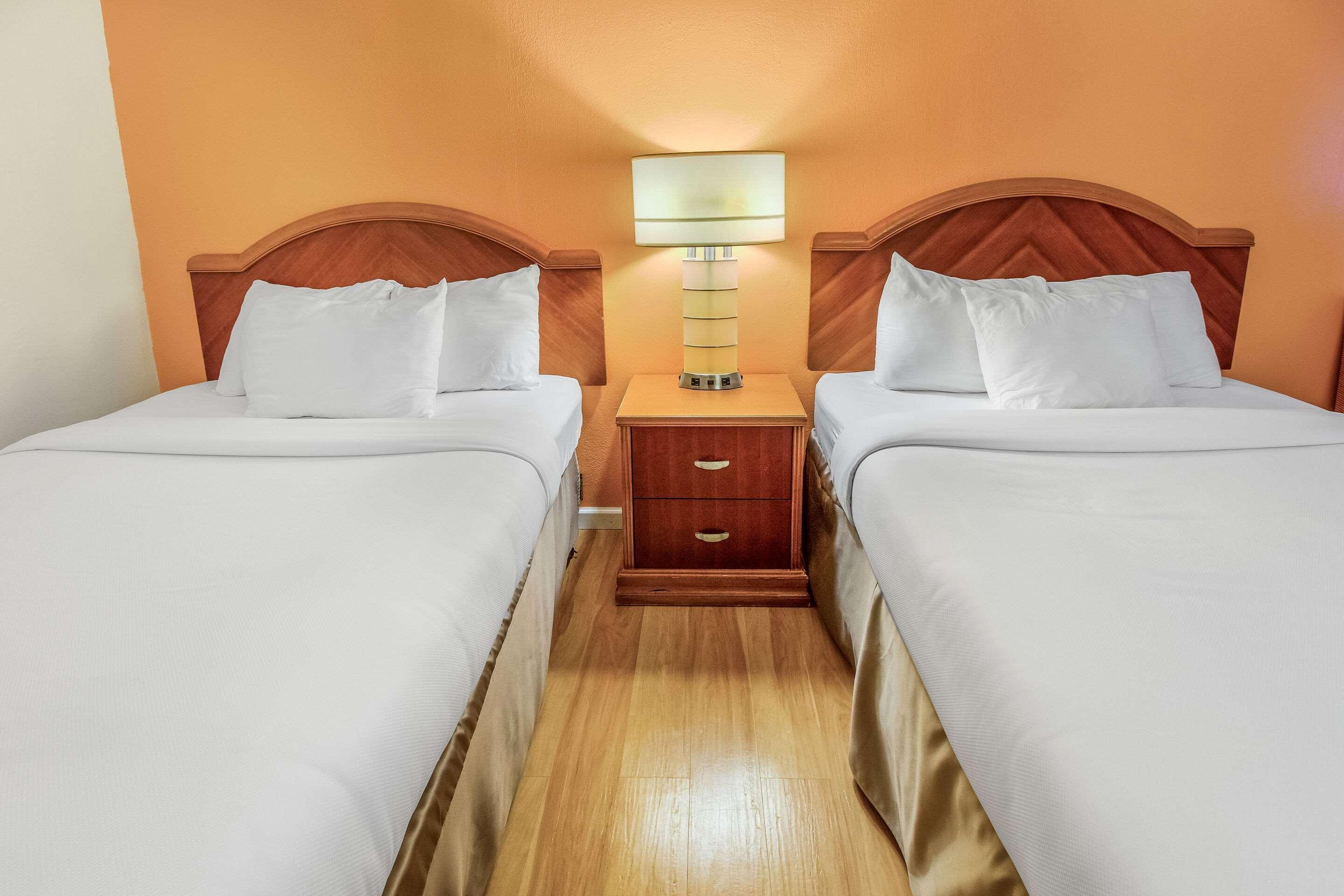 Econo Lodge Alliance Extérieur photo