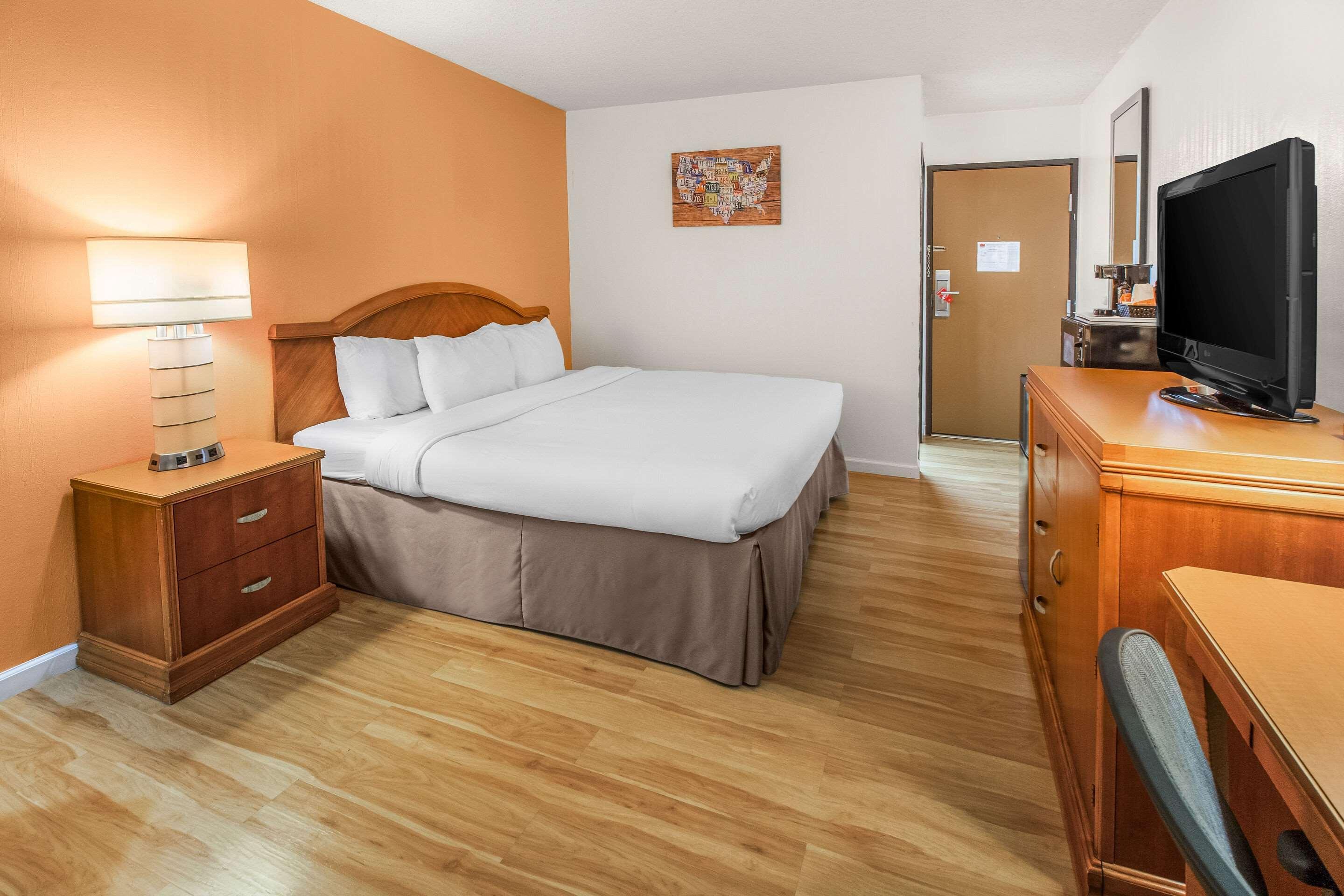 Econo Lodge Alliance Extérieur photo