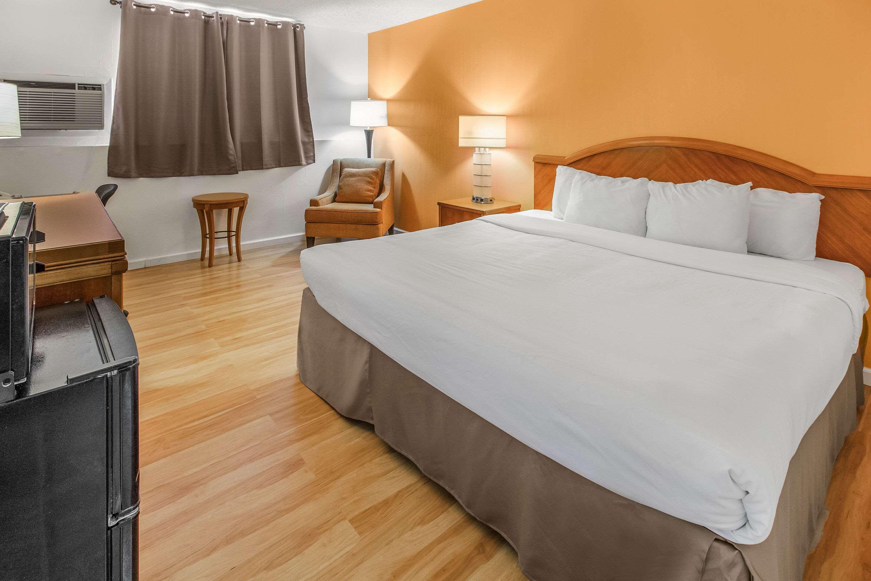 Econo Lodge Alliance Extérieur photo